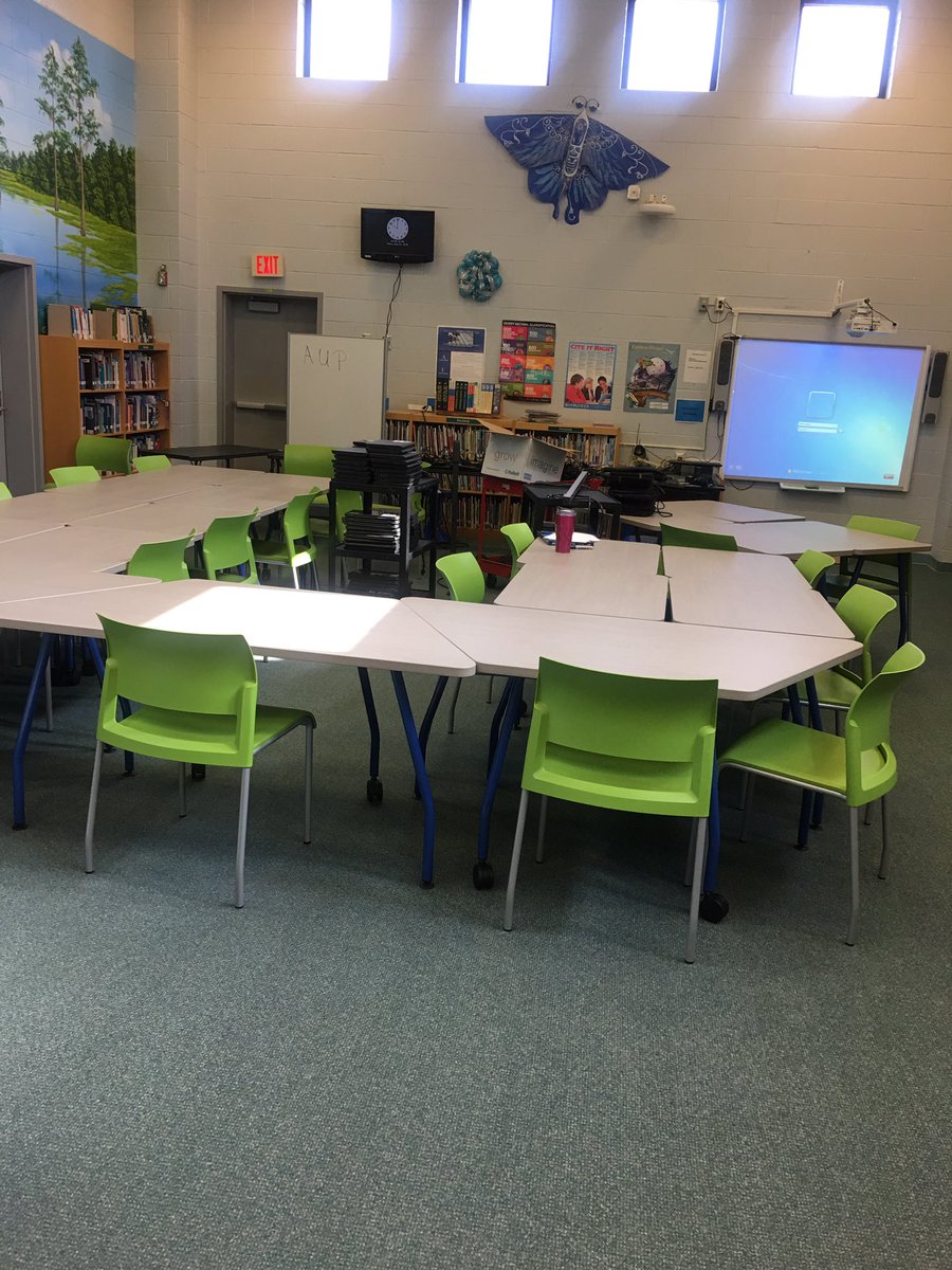 EricaFieldsR1's tweet photo. Exciting new media center renovations at Brockman Elem!#flexiblecollaboration @SandyBrossard @RCSD1LEIR @RichlandOneSupe https://t.co/7yDHDxyDFX