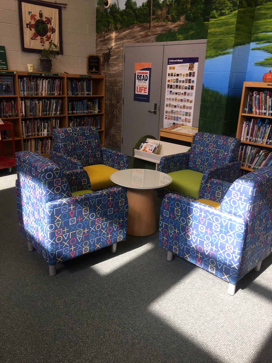 EricaFieldsR1's tweet photo. Exciting new media center renovations at Brockman Elem!#flexiblecollaboration @SandyBrossard @RCSD1LEIR @RichlandOneSupe https://t.co/7yDHDxyDFX