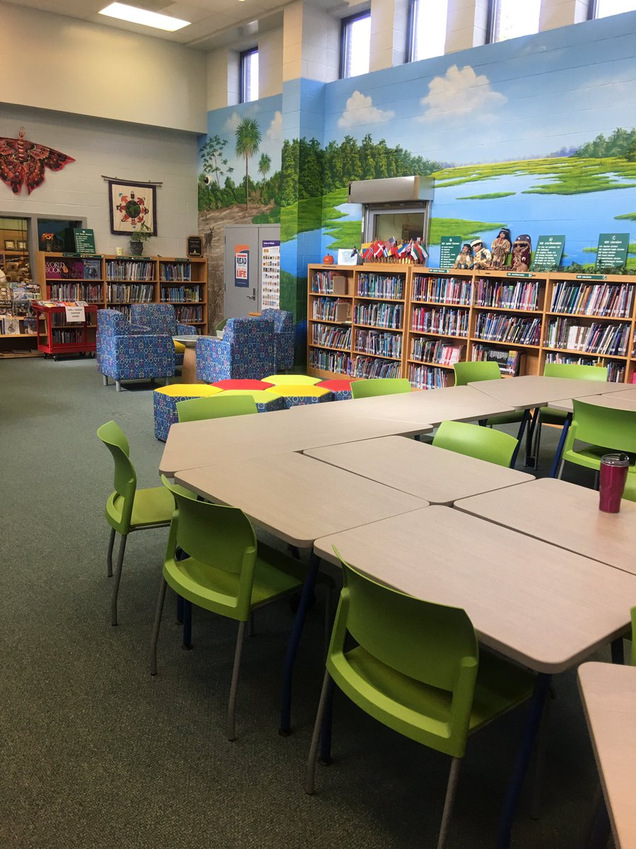 EricaFieldsR1's tweet photo. Exciting new media center renovations at Brockman Elem!#flexiblecollaboration @SandyBrossard @RCSD1LEIR @RichlandOneSupe https://t.co/7yDHDxyDFX