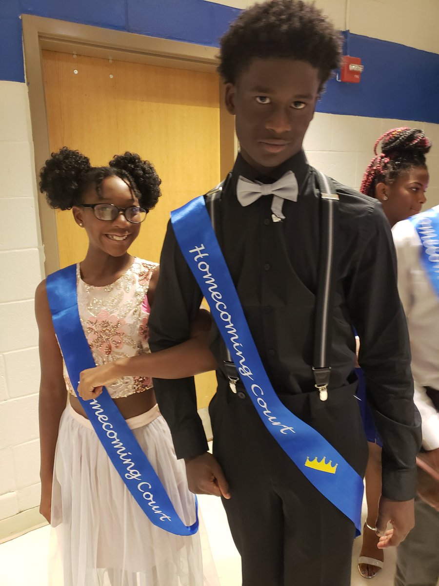 APSHJRUSSELL's tweet photo. No Losses, Just Upgrading #BMSLevelUp Homecoming Recap! Mr. and Miss #APSBrown 7th grade at the @APSWashington Homecoming Coronation! https://t.co/lylevP8jip