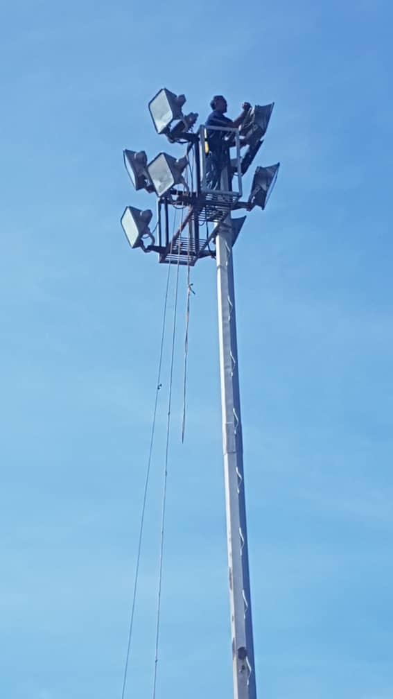 baer_ve's tweet photo. Se fortalece la iluminación en el aeropuerto "G/D José Antonio Anzoátegui" @Aeropuertobna #CuarteldeBomberos #TorresDeIluminación ¡Que nada nos detenga! #GestiónBaer #MisiónTransporteSomosTodos #PlanDeAltoImpacto  @lgrodriguezm @tupamarohipolit @TransporteGobVe https://t.co/OR6zdLOfIG
