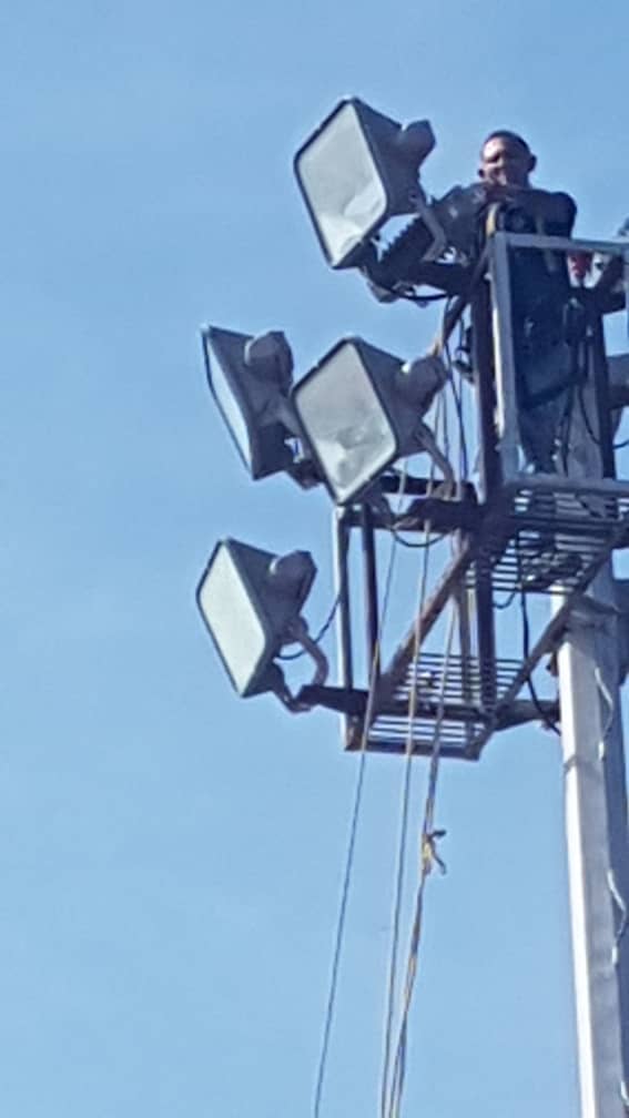 baer_ve's tweet photo. Se fortalece la iluminación en el aeropuerto "G/D José Antonio Anzoátegui" @Aeropuertobna #CuarteldeBomberos #TorresDeIluminación ¡Que nada nos detenga! #GestiónBaer #MisiónTransporteSomosTodos #PlanDeAltoImpacto  @lgrodriguezm @tupamarohipolit @TransporteGobVe https://t.co/OR6zdLOfIG