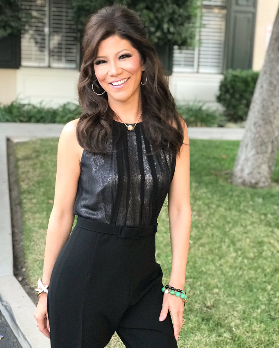 JCMoonves's tweet photo. It's the night we've all been waiting for, the #BB20 Finale! RT if you're ready! 😊👌🏼🎉 https://t.co/23KyM0Yqw4