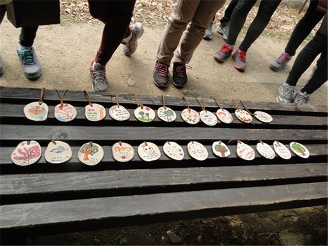 bukhansanknp's tweet image. #국립공원 에서 #숲태교프로그램 참가자를 모집합니다.
본 프로그램은 #환경교육프로그램 인증을 획득한 우수한 프로그램입니다.
10.5. ~ 10.6 이틀간 진행되며, 예약 및 문의는 #북한산도봉사무소(031-828-8022)로 하시면 됩니다
#임산부 #숲 #태교 #숲에서_오감깨우기 #태명목걸이만들기 등 다양