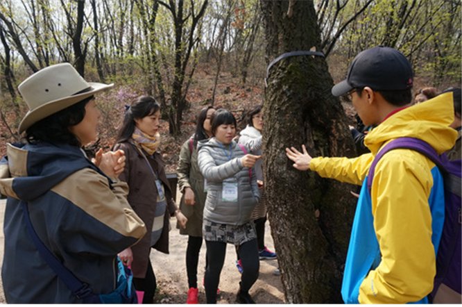 bukhansanknp's tweet image. #국립공원 에서 #숲태교프로그램 참가자를 모집합니다.
본 프로그램은 #환경교육프로그램 인증을 획득한 우수한 프로그램입니다.
10.5. ~ 10.6 이틀간 진행되며, 예약 및 문의는 #북한산도봉사무소(031-828-8022)로 하시면 됩니다
#임산부 #숲 #태교 #숲에서_오감깨우기 #태명목걸이만들기 등 다양