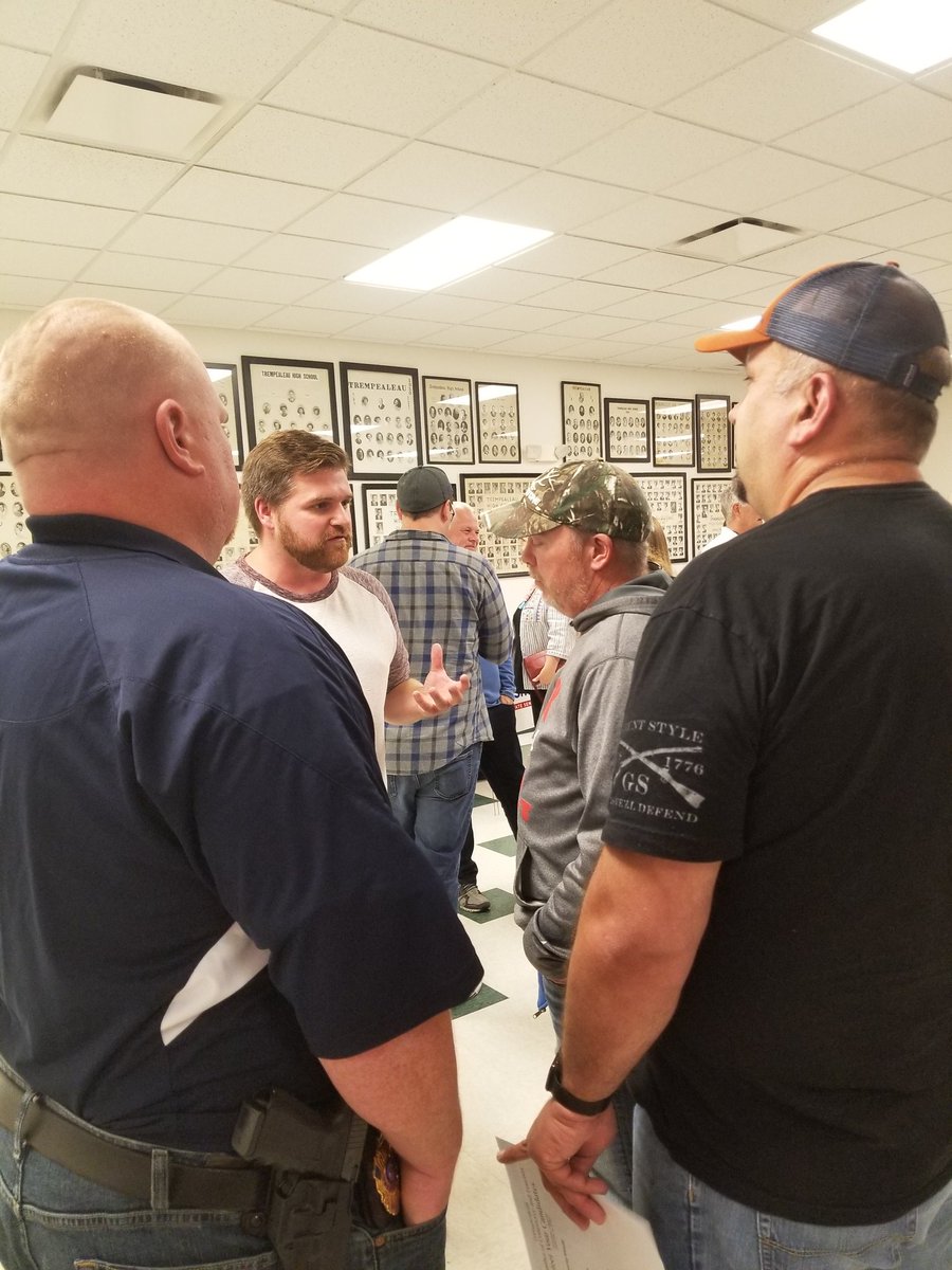 Grover4Assembly's tweet image. Had a great time meeting with voters in the Village of Trempealeau Trempealeau tonight! Thanks to the Trempealeau Chamber of Commerce for putting on a great event! #PeopleBeforeParty #GroverForAssembly