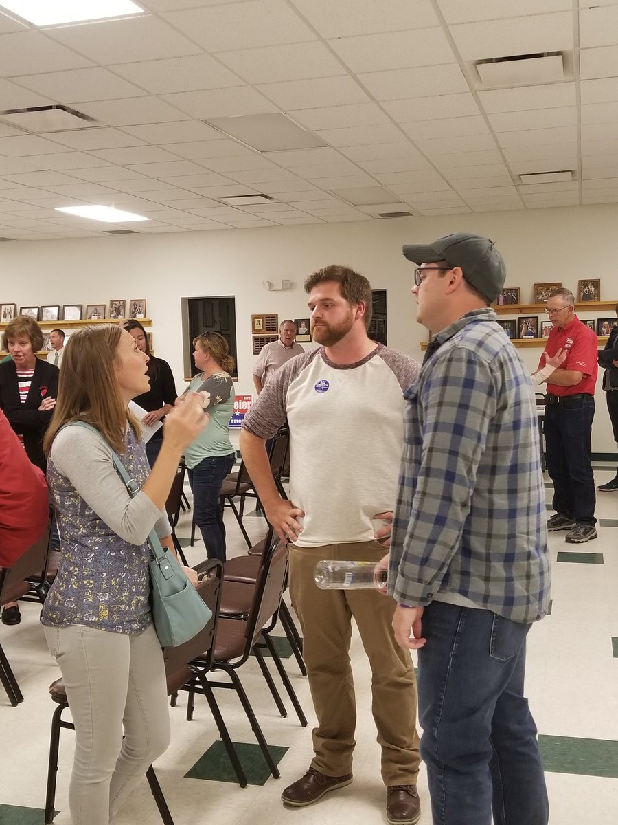 Grover4Assembly's tweet image. Had a great time meeting with voters in the Village of Trempealeau Trempealeau tonight! Thanks to the Trempealeau Chamber of Commerce for putting on a great event! #PeopleBeforeParty #GroverForAssembly
