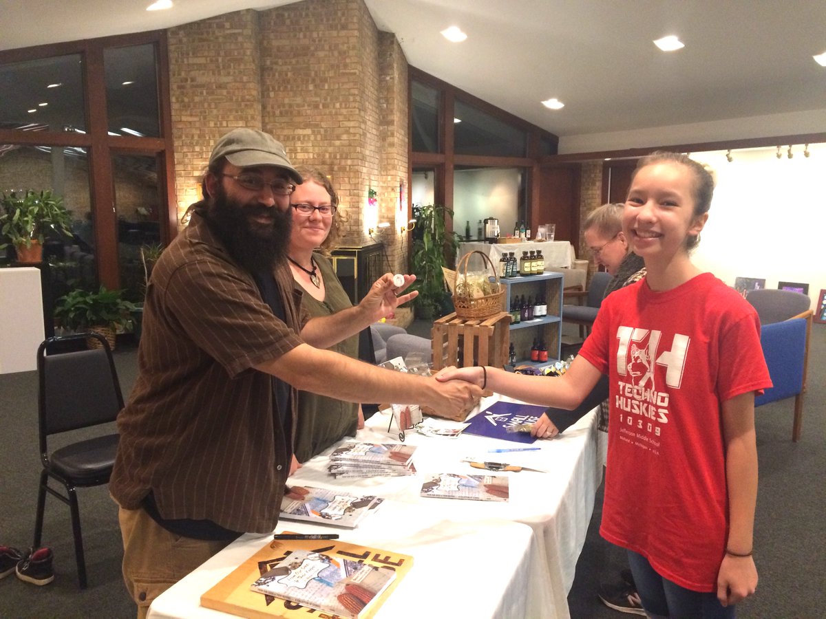 ftc10309's tweet image. TechnoHuskies explore new skills and ideas: Seed Library! #seedlibraries as their follow-up activity of Summer Outreach at Farmers Market @farmersmarketMI . Bevin Cohen, the author of From Our Seeds &amp;amp; Their Keepers, encourages TechnoHuskies &quot;Keep on Growing&quot; #GrowBeyondEarth