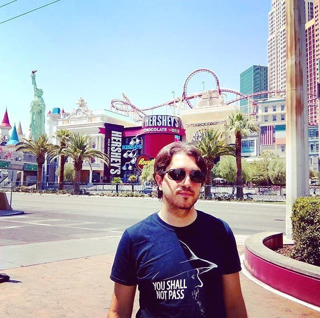 Eurus10438846's tweet photo. Las vegas, Nevada, USA 🇺🇸
I wanna dance by water 'neath the Mexican sky
Drink some Margaritas by a string of blue lights
Listen to the Mariachi play at midnight
Are you with me? Are you with me?
.
.
.
.
.
.
.
.
.
.
#lasvegas #nevada #usa #newyorknewy… https://t.co/qHZYyLjhzH https://t.co/H4grx6PnxJ