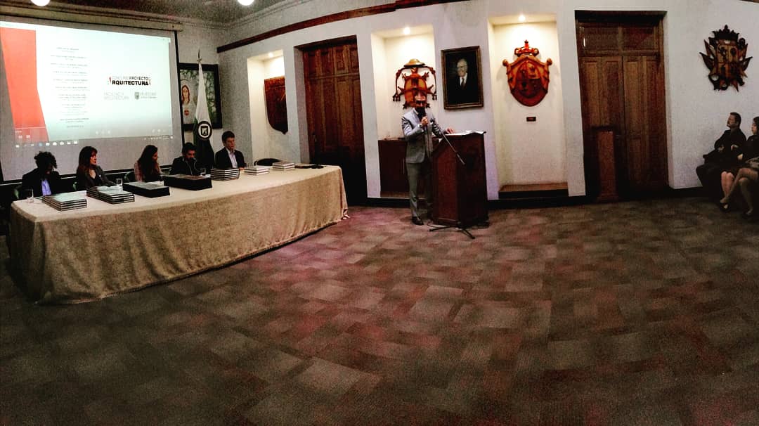 ULaGranColombia's tweet photo. #SemanaUGCIn
Hoy la facultad de Arquitectura galardonó a los estudiantes ganadores del concurso Proyecto de Arquitectura 2018-1
A ellos felicitaciones, sin duda son #OrgulloUGC 👏💪 https://t.co/2kz1dXYGYb
