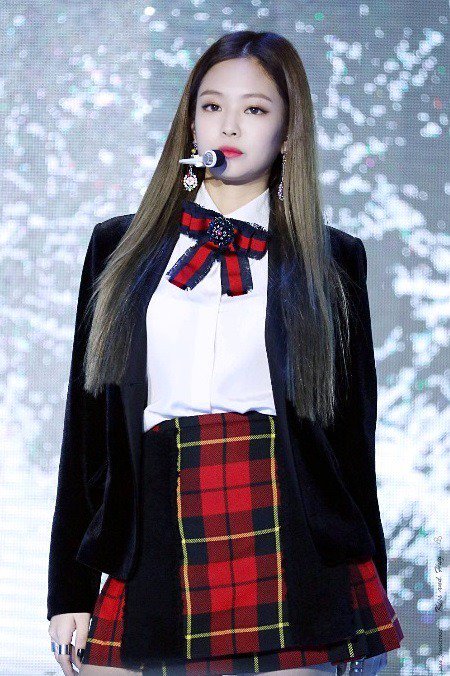 superstarmap_'s tweet photo. 🖤Idos are the famous for "human Gucci" nickname.❤
Do you have any other idols in your mind for "human Gucci" nickname👀❓
구찌가 잘 어울리기로 소문난 아이돌 3인방✨
여러분이 생각하는 인간구찌 아이돌은 누구인가요👀❓

#EXO #KAI #BLACKPINK #JENNIE #BTS #V https://t.co/RkSc0M721f