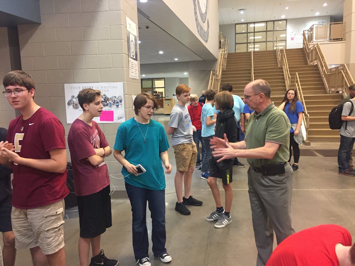 RoHAWKtics3824's tweet photo. Thanks to everyone who came to our first meeting of the year! We shared summer projects, introduced Porygon, and set some goals for the fall. The next meeting is next Wednesday.
#omgrobots #morethanrobots #FRC #FIRST #HVA #HVASTEM https://t.co/Yp1wlCRe4K