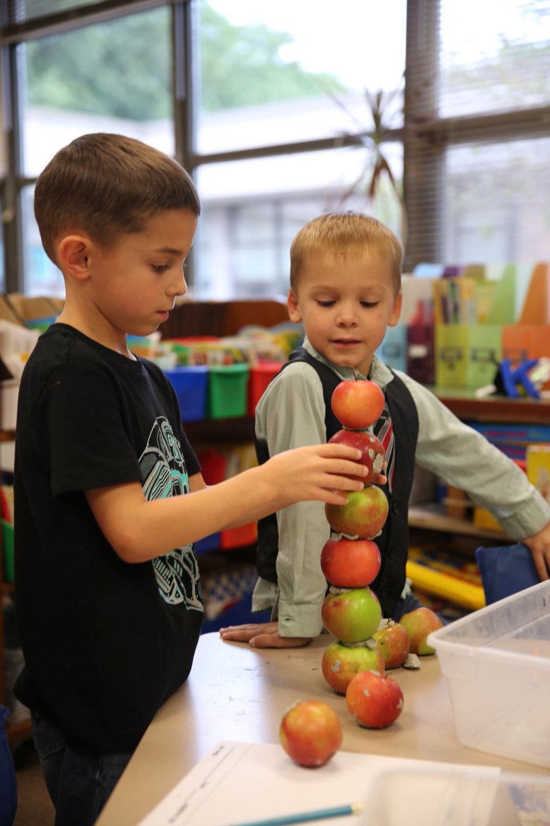 DFarantzos's tweet photo. It was a balancing act in KA today! Working together to get "Ten Apples Up On Top"! @rollingridgehc https://t.co/9ipMiZoC8R