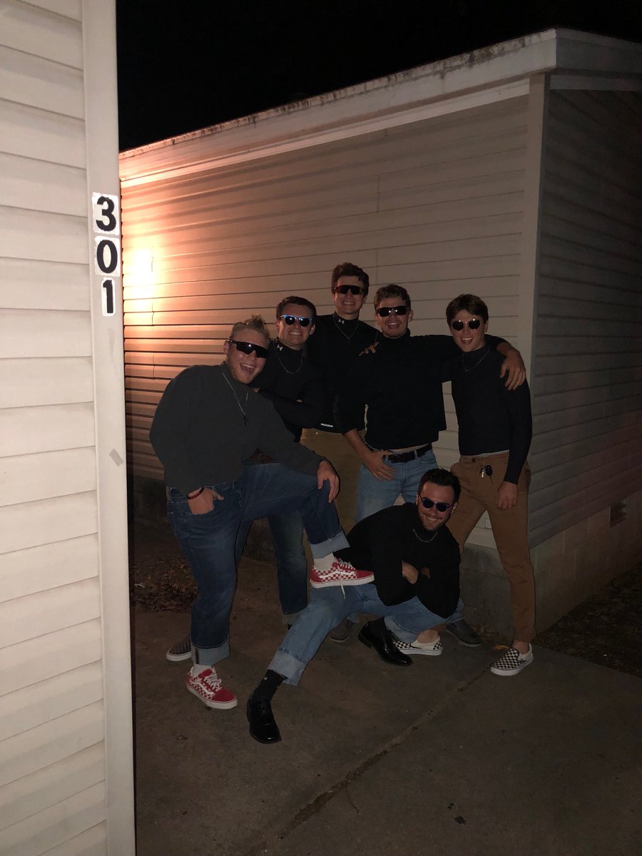 Can you smell what the 301 is cookin’? 
Please RT and like to   Support the 301 family! #RLCFamilyPics #The301