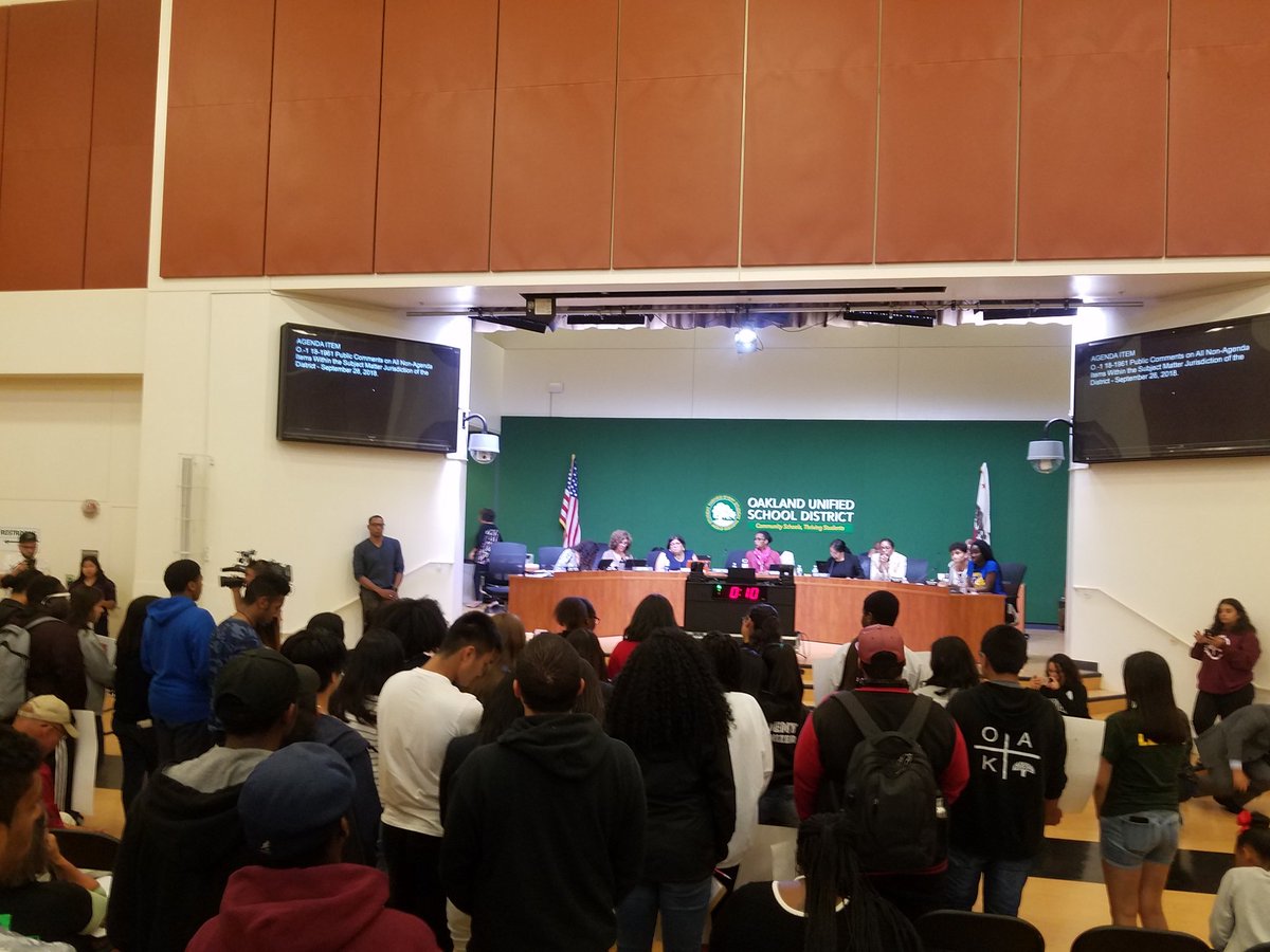 OaklandEA's tweet photo. The @OaklandEA stands with students testifying about the impact of OUSD cutting the supper program. Cutting supper to 32 schools hurts our kids! Do better @OUSDNews and board member. #Unite4OaklandKids #Justice4OaklandKids #J4OS #WeAreOEA #WeAreCTA https://t.co/SZ7lOaaVwL