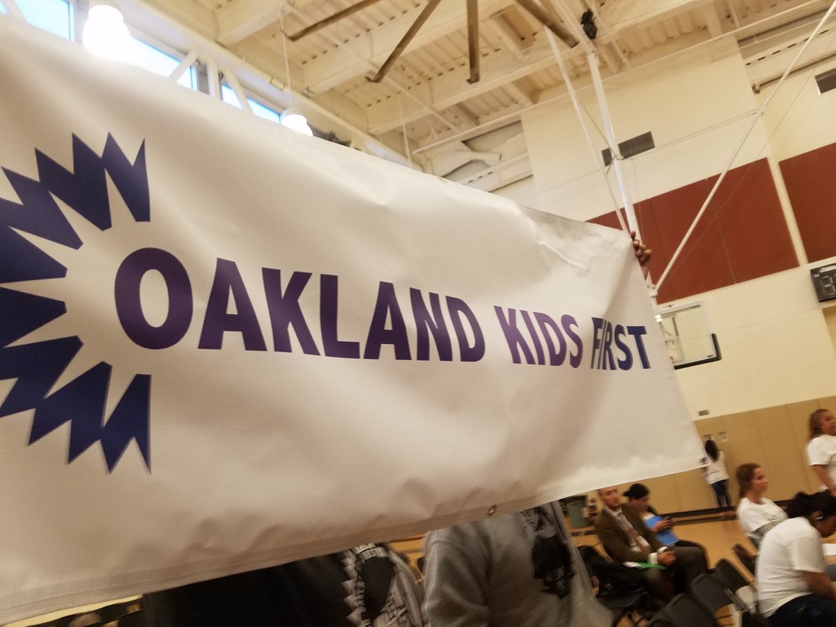 OaklandEA's tweet photo. The @OaklandEA stands with students testifying about the impact of OUSD cutting the supper program. Cutting supper to 32 schools hurts our kids! Do better @OUSDNews and board member. #Unite4OaklandKids #Justice4OaklandKids #J4OS #WeAreOEA #WeAreCTA https://t.co/SZ7lOaaVwL