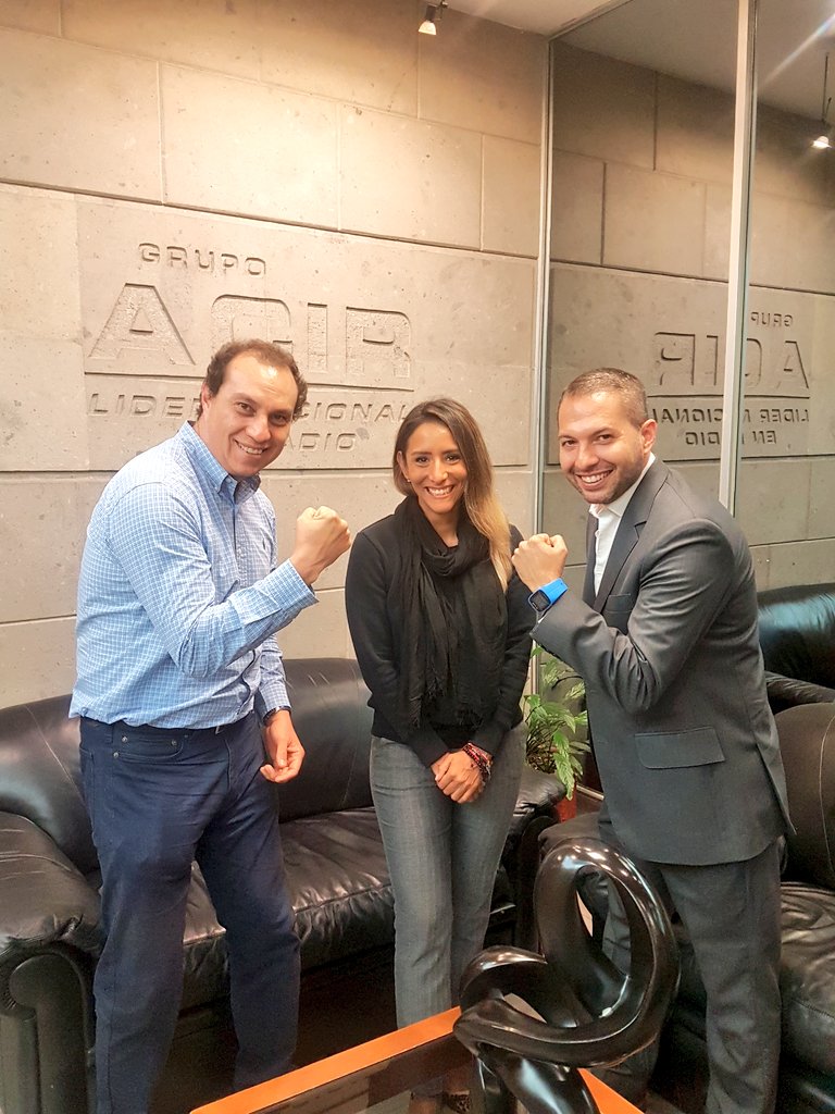 rosasglo's tweet photo. Ya lista @saralexpg de @vivanuncios para entrevista con @marielzuniga_ y @hugoloyao para hablar sobre los resultados de #InCON2018 en @enconcreto por @889Noticias #VivaEnLosMedios #Vivanuncios https://t.co/nEZymbDIyd