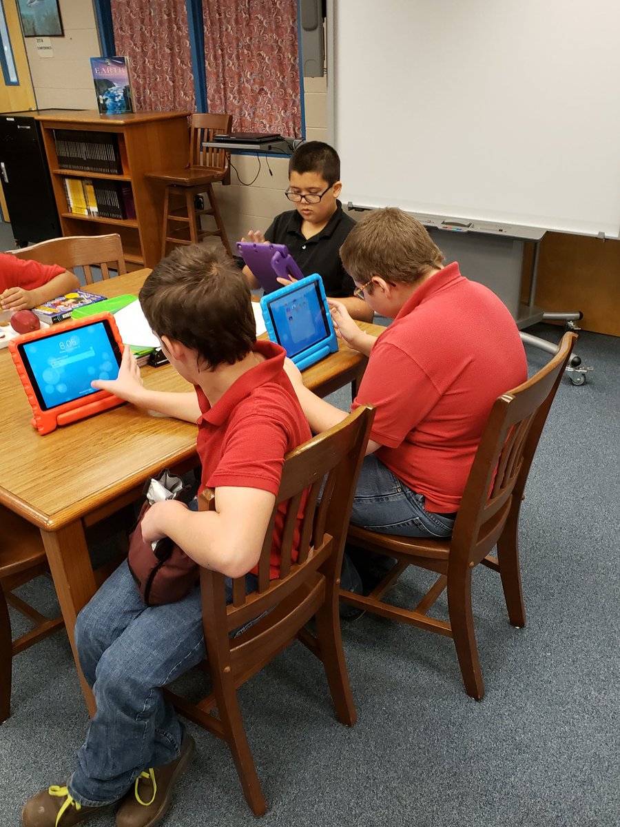 NewHorizons_LC's tweet photo. @BDS_Supt Makerspace fun @NewHorizons_LC ! https://t.co/2T1eRcuRph