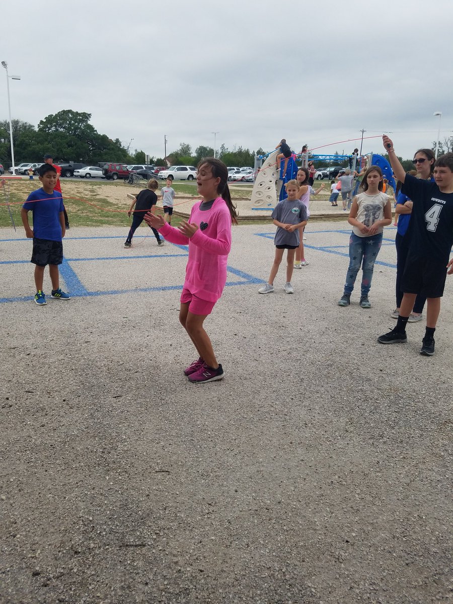 Laina_White's tweet photo. #ParentsLovePE #gobeyondlampasas #MyBestMove @LampasasHSE https://t.co/9xuQspA0xy