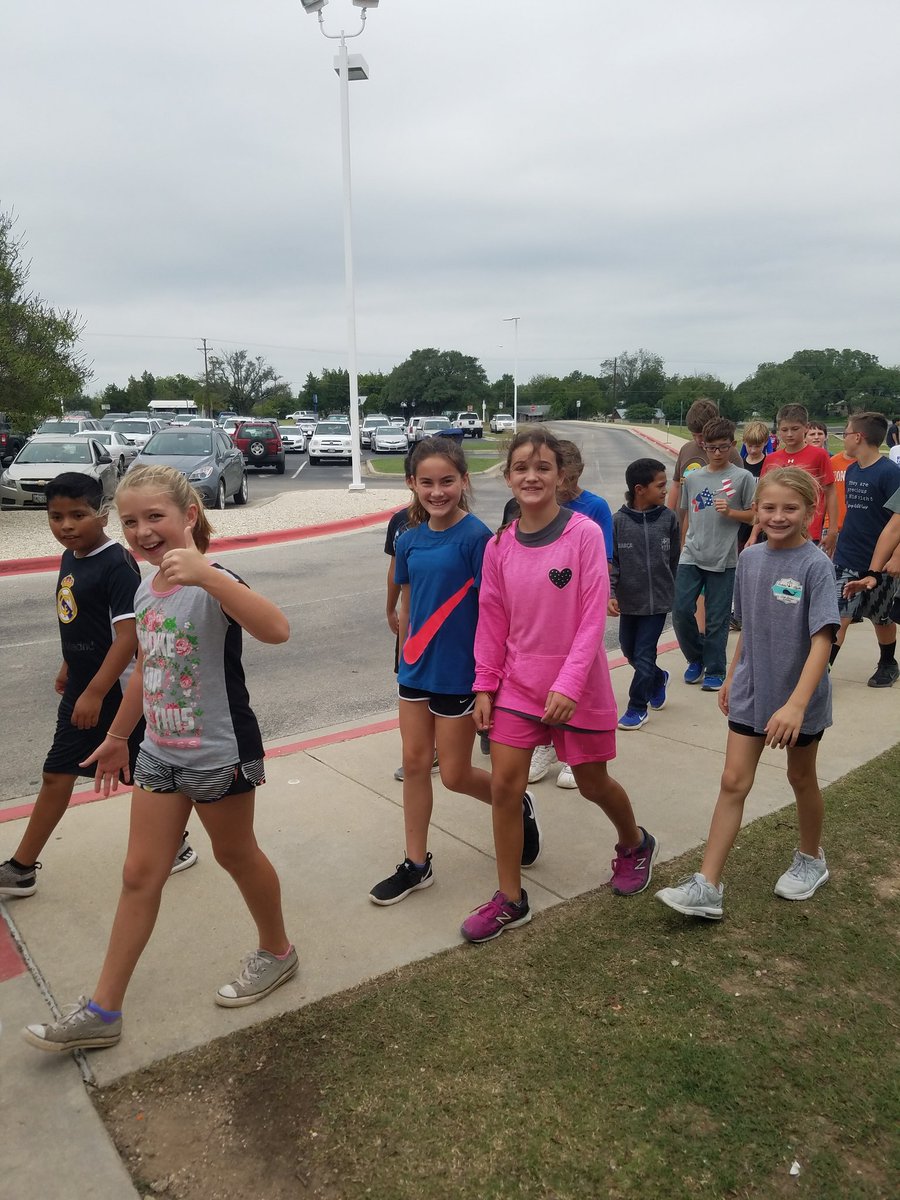 Laina_White's tweet photo. #ParentsLovePE #gobeyondlampasas @LampasasHSE #MyBestMove https://t.co/fZGB1A6Qjp