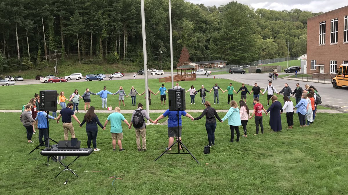 Teens for Christ tweet media