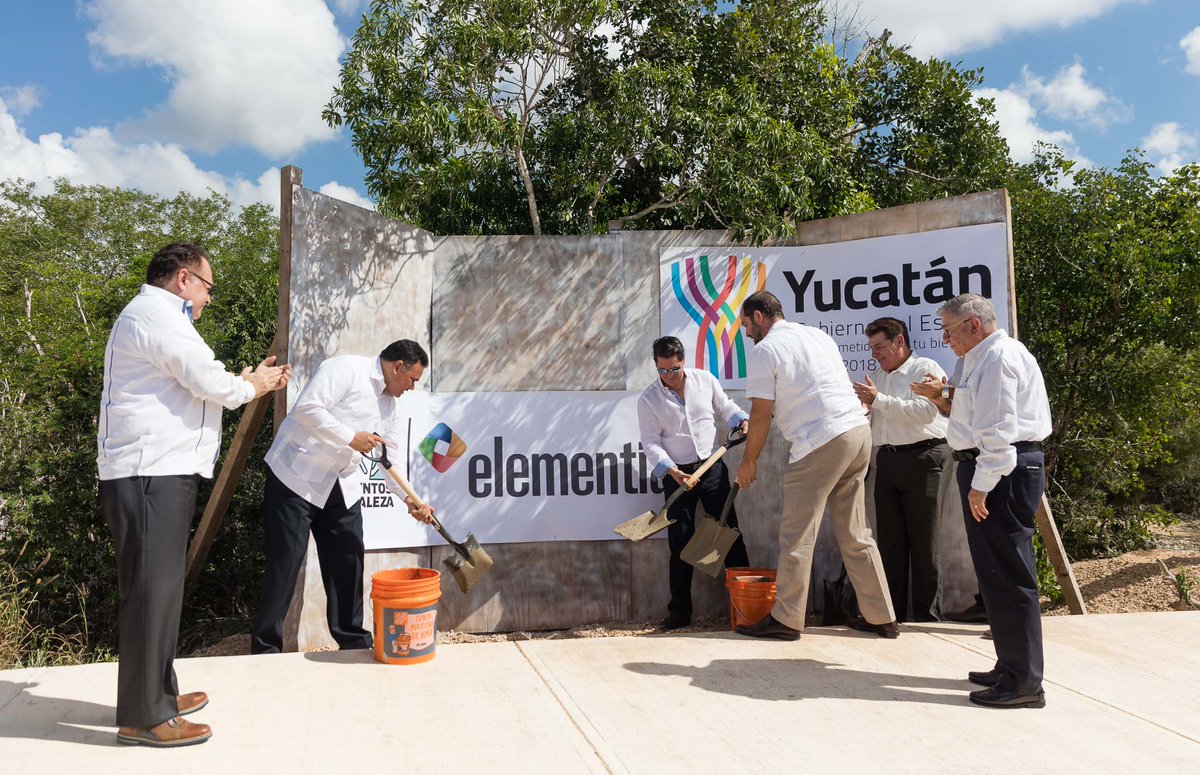 RolandoZapataB's tweet photo. Esta mañana pusimos en marcha la construcción de la Planta de Molienda de Cementos Fortaleza. Ésta es una de varias inversiones que han llegado Yucatán generando nuevos y mejores empleos y dinamizando nuestra economía, lo que se traduce en bienestar para las familias yucatecas. https://t.co/iPKrLFEbgf