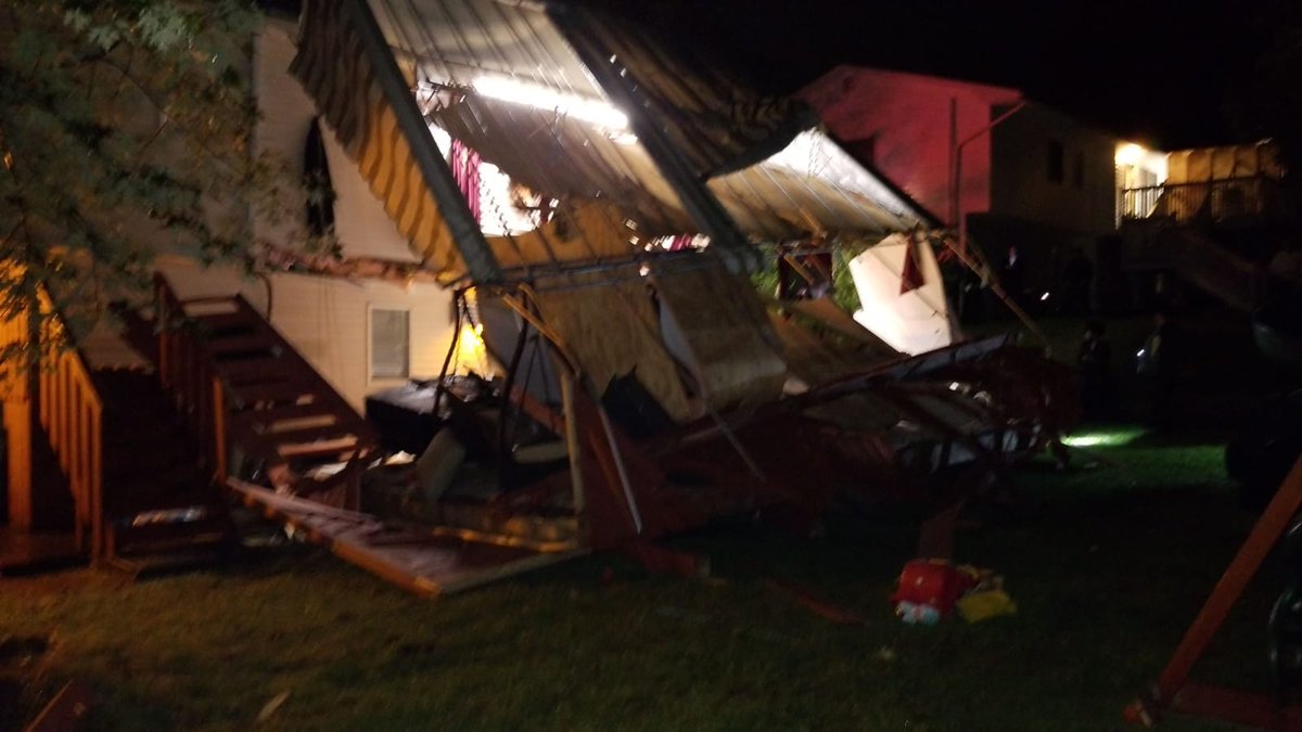 Porch with close to 100 people participating in a Simcha collapsed in Monsey, fell two floors (approx 20'). Most people walked away without a scratch, some are being treated by Hatzoloh for shcok and injuries. My interview with someone that was on the porch: @KolMavaser 114