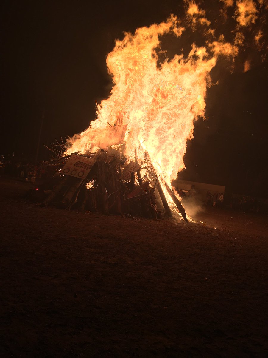 DarinVialpando's tweet photo. It’s HOMECOMING week! That can only mean one thing!! BONFIRE 🔥 #STRASBURGSPIRIT #GOINDIANSGO https://t.co/ajkXoPUEbg