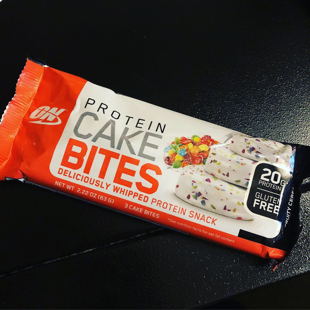 PKTirish's tweet photo. @Team_Optimum with the win with his #protein snack! Who knew “Fruity Cereal” would be this good?!?! Not overly sweet but great flavor! #cakebite #delicious #snack #healthysnack #fruitycereal https://t.co/D0IJbtN5vA