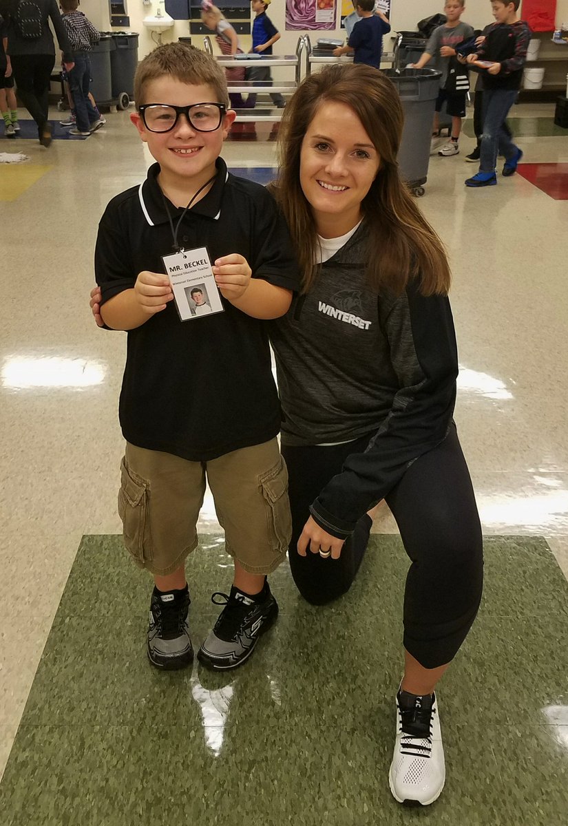 kkirchhoff_pe's tweet photo. ๐CAREER DAY for HOMECOMING WEEK ๐
"Mrs. K, I want to be a PE teacher just like you."
.: little does he know, he inspires me :.
#physed #learnthroughmovement https://t.co/YL9rAhOjnb