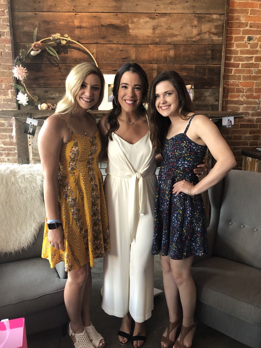 WilloughbyAriah's tweet photo. Happy birthday @ashleybosserman!! Can’t wait to celebrate next weekend. So glad your standing by me on my special day. Love love love you 💓 https://t.co/MH4x8QYyDv