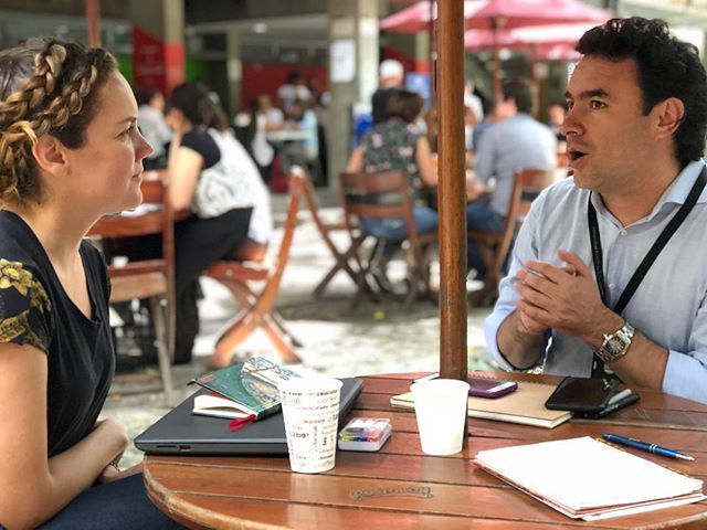 InspiraLab's tweet photo. #dialogos de @inspiralab esta vez con @alejandrorestrepomontoya discutiendo sobre cómo los territorios de #medellin pueden tener mayor autonomía con sus equipamientos dotacionales y especialmente sobre el futuro del #centrodemedellin https://t.co/muZyLMcFDO https://t.co/0Tq1Bn77HF