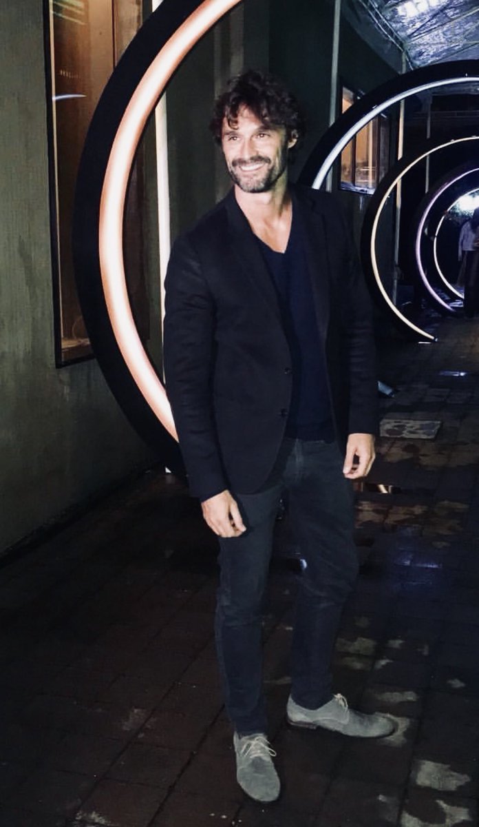 _CynthiaAshley's tweet photo. Can we just take a minute and talk about how lucky @anabreco ?!?! 😍🙊 El tio guapo esta pero acabando ! @ivansanchezz_ 😂♥️ #TheyAreBothLucky #TwoBeautifulSouls #MyFavoriteCouple https://t.co/5DAxMwfy8A