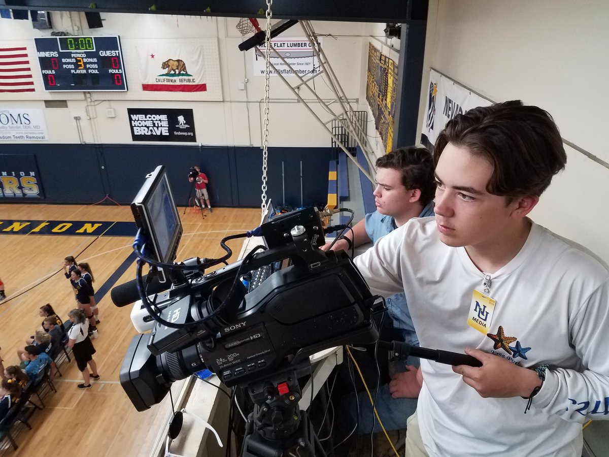 MinerVisionNU's tweet photo. Students cranking out LIVE volleyball tonight. Awesome group of kids. @numiners @NevadaUnionDCA https://t.co/eqpyYMBgRb