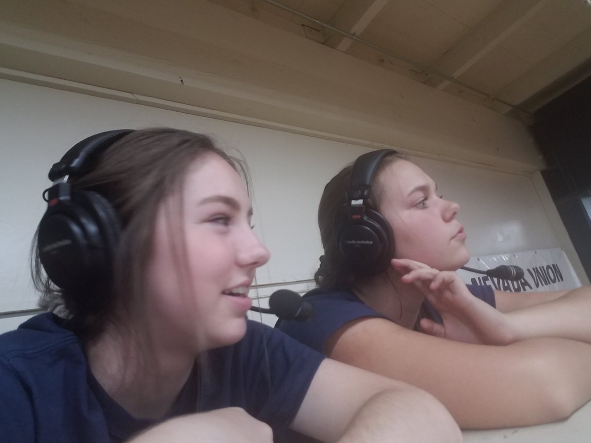 MinerVisionNU's tweet photo. Students cranking out LIVE volleyball tonight. Awesome group of kids. @numiners @NevadaUnionDCA https://t.co/eqpyYMBgRb