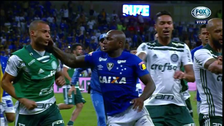 Após briga, Sassá não será relacionado para jogo contra o Palmeiras