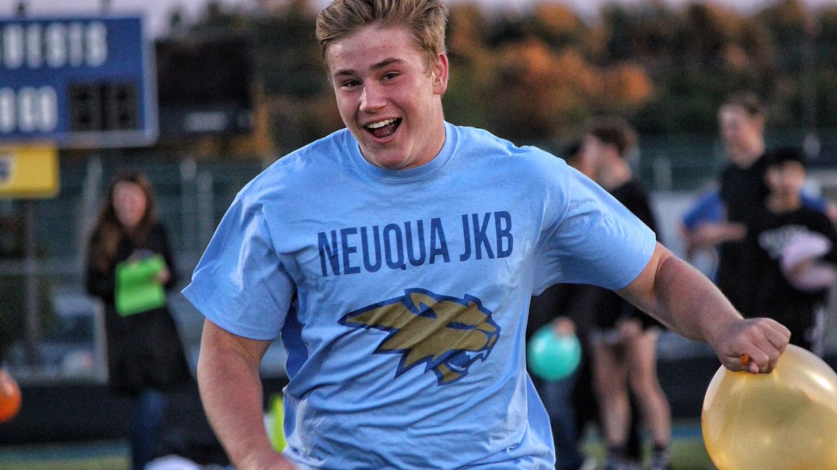 Neuqua Valley High School tweet media