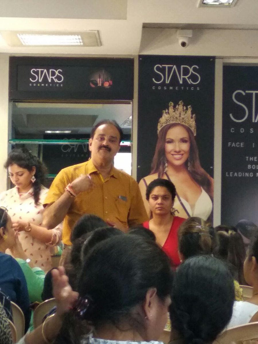Salon_Ex's tweet photo. Glimpses of Salonex Masterclass in association with Stars Cosmetic on Ethnic & Trendy Makeup by Rupashree Nayak & Jaywant Thakre. #Salonex2019 #StarsCosmetics https://t.co/oo4iFZzWAP