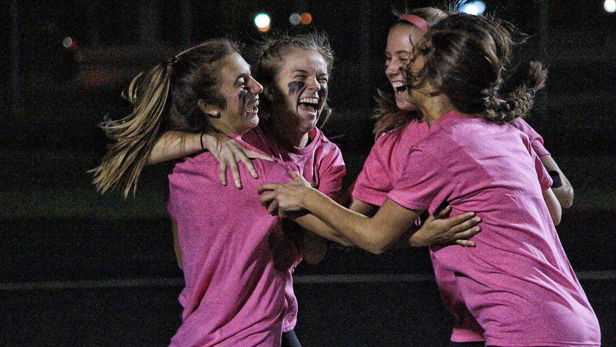 NeuquaValley's tweet photo. Great students. Great game. Great cause: Powder Puff 2018. Congratulations Juniors. https://t.co/TDbf1lVyf4