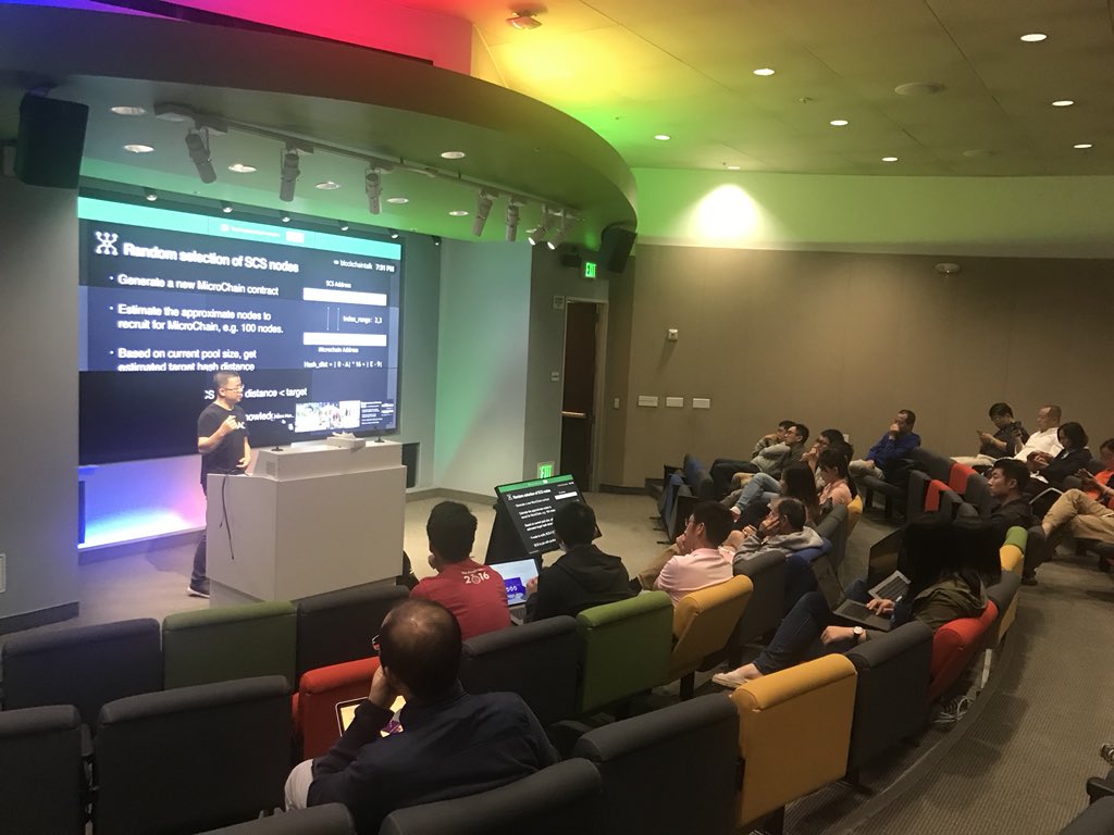 dnaleci's tweet photo. MOAC’s CEO David Chen is doing a deep dive about multilayer design of blockchain with all the smartest googlers from mountain view headquarter in Silicon Valley!   #MOAC #googler #googleblockchain https://t.co/DI7LJN72B7