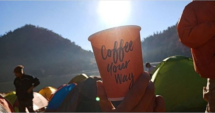 idmaxxcorner's tweet photo. Is it the sun or a cup of coffee that wake you up in the morning, Corner Buddies? Because @ayueo_ has her own story. Kalau kamu? π€
-
#MaxxCorner #cornerbuddies #coffeeyourway #coffee #ngopiyuk #ngopilah #kopilokal #kopiindonesia #millenials #CornerStyle https://t.co/fM6ftBicKx