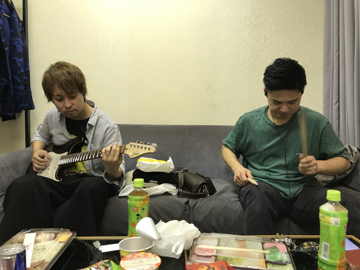six_graph's tweet photo. ホールでのライブ当日‼︎‼︎
こんな形でも緊張しますなぁ🤐 https://t.co/uaWaYn6rXI