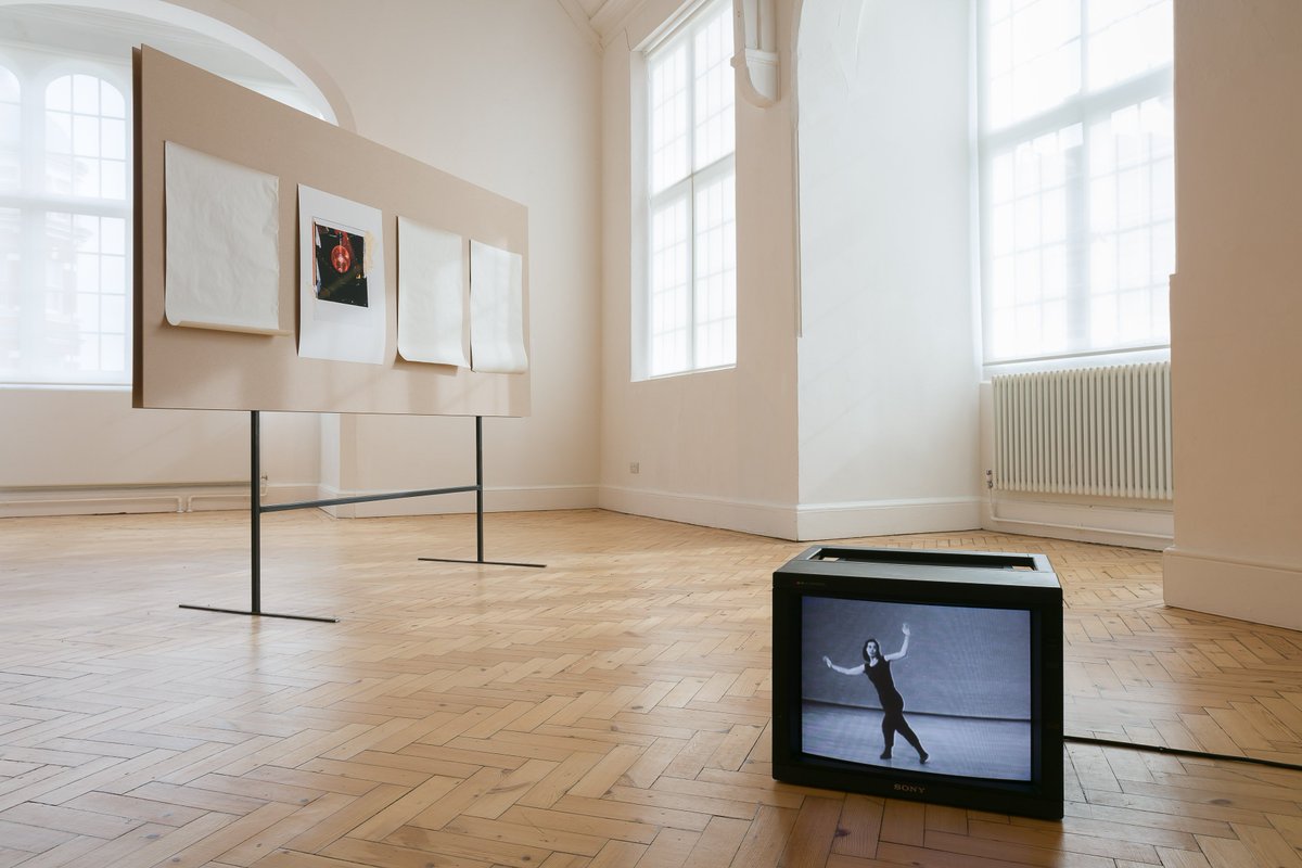 extendedconvo's tweet photo. “Art, in this instance, didn’t help me mourn. I didn’t ask it to. There were no great epiphanies. There was no weeping in front of paintings.” Read Simon Gennard’s essay “Nothing Important” on Extended Conversations https://t.co/3C9loARLiZ https://t.co/OzCQhodj5W