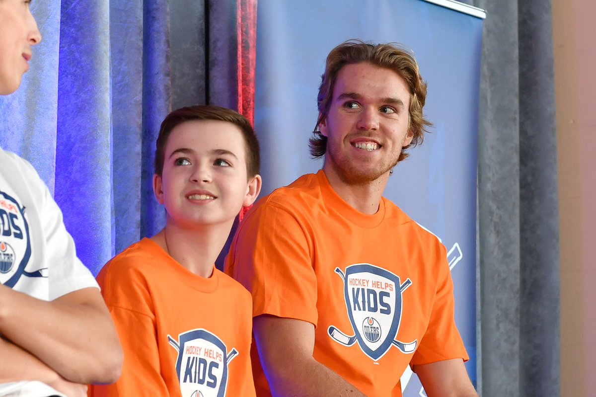 HockeyHelpsKids's tweet photo. Our #HockeyHelpsKids captains are ready to lead their teams this season! https://t.co/WFC4L2p8S9