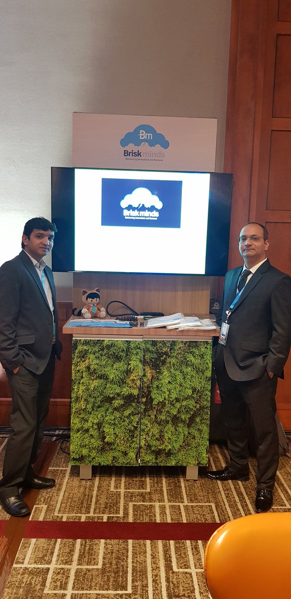 forceguru's tweet photo. Day 2: Can't feel my legs!!

@Briskminds #Salesforce #Dreamforce #DF18 #Sponsor #Partner #Lodge https://t.co/0P7zedSgIi