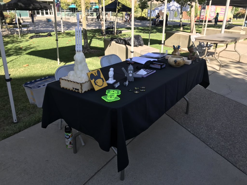 flcmakerspace's tweet photo. #Makerspace Team was present and promoting the space at @flcfalcons #SpotlightNight.

We had a great time connecting with our #FutureFalcons, current #students, and #community. 
Such a fun night. Anyone else agree?
#cccmaker #folsomlakecollege #CTE https://t.co/E3TE0MAyGH