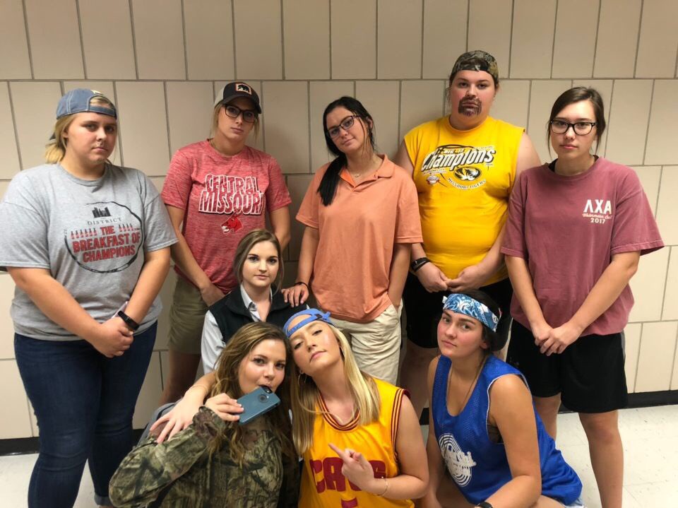 AlphaSigmaUCM's tweet photo. third place overall!! watermelon bust 2018 was one for the books 🍉 thanks so much to our girl kelly j for all her hard work this week! ✨ #chopsandbugs https://t.co/npxdOdROvL
