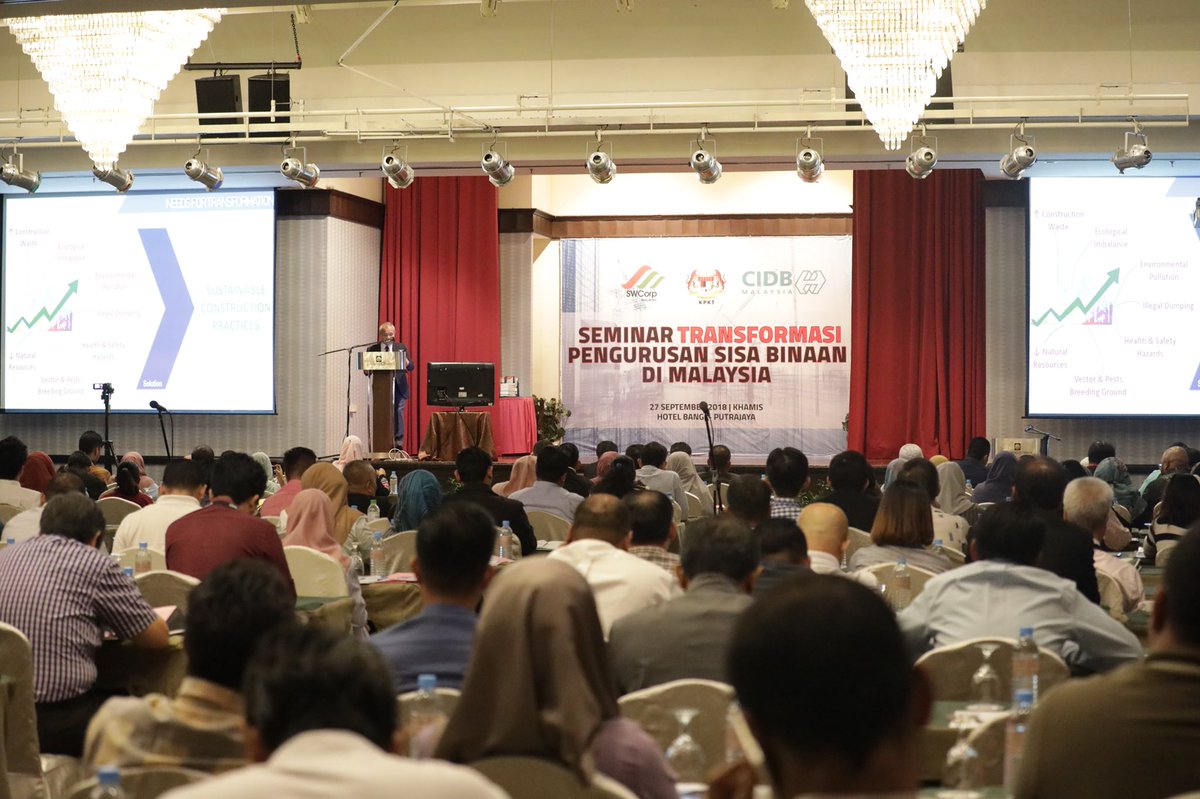 swcorp_my's tweet photo. Live update : Seminar Tranformasi Pengurusan Sisa Binaan Di Malaysia.
Segmen I : Sustainable Waste Manegement in Construction Industry.
#swcorp #CIDB #seminar #STPSBDM https://t.co/hPUTuFliFC