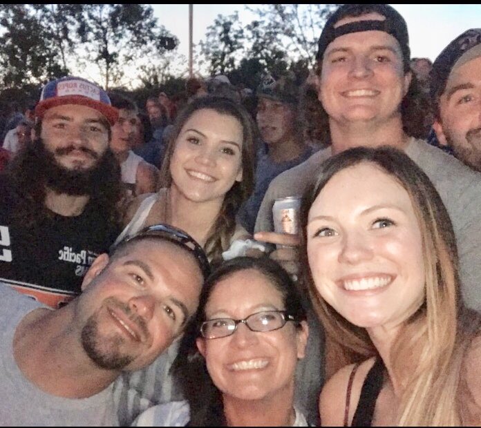 drobison11's tweet photo. Sure am missing these sweet faces!! Love you all!! #BestMemories #GoodAssTimes 🤘🏻🤙🏻❤️ @jakerob_16 @DuRob14 @sydddixon @kirstinlowry @robertriedel46 https://t.co/2Pzm2OobFY