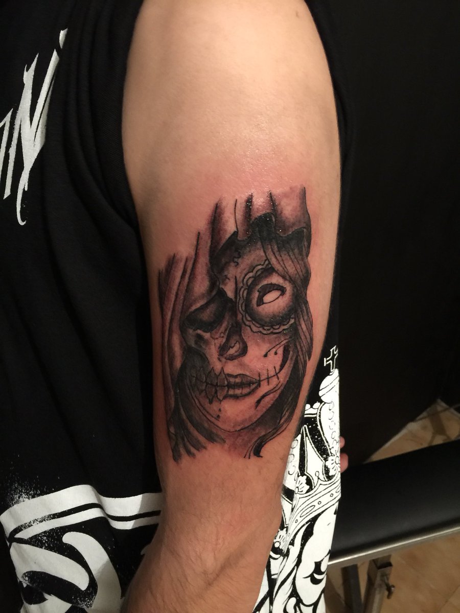 ANoeus's tweet photo. Tattoo de hoy #tattoo #mexicantattooartist #cartinatattoo #tattoolife #blacktatto #tepatitlan https://t.co/D6GYaqXd36